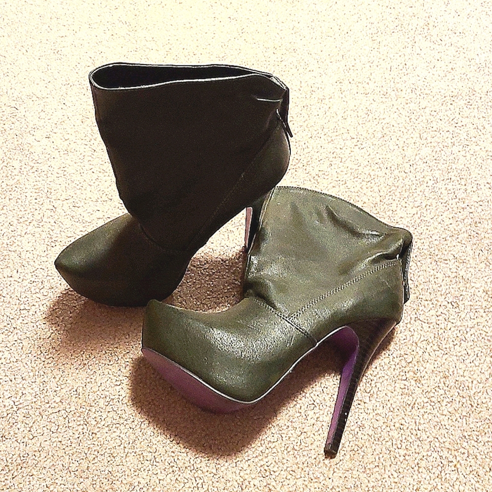 Dark Green short boots